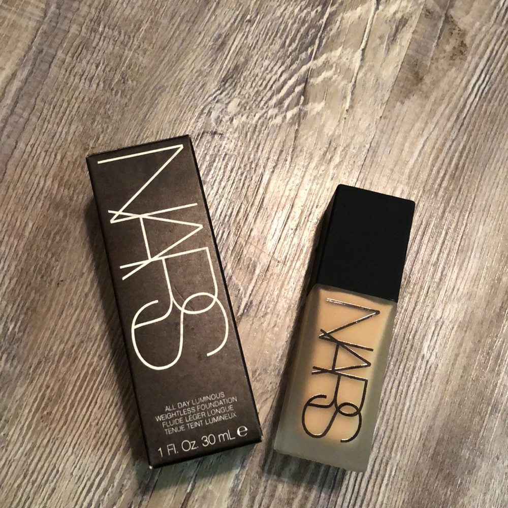 NARS all day luminous weightless foundation